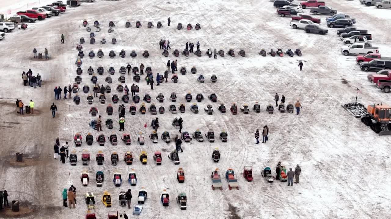 Thumbnail image for Dust 'em off Snowmobile Show